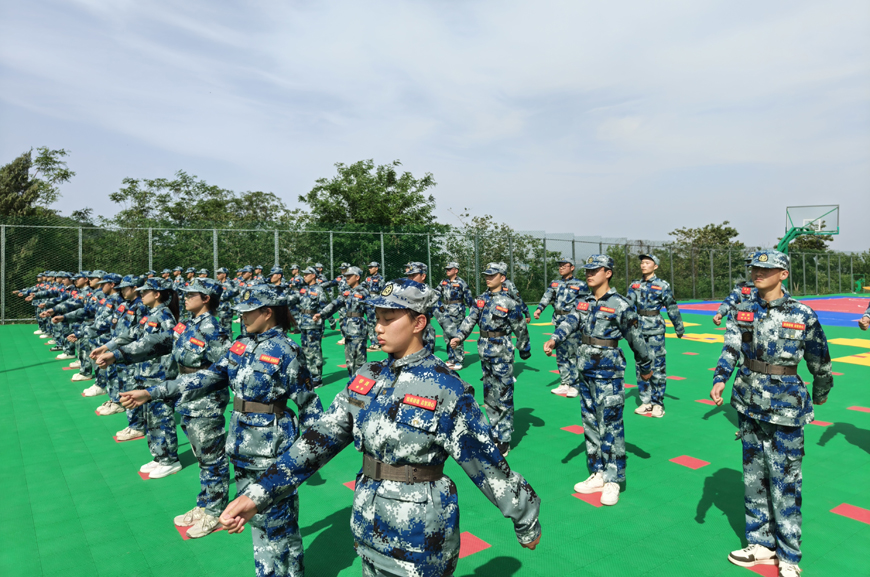 全封闭学校管理叛逆孩子